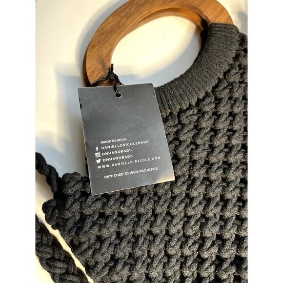 NWT Women's Crossbody Bag! - Picture 4 of 5